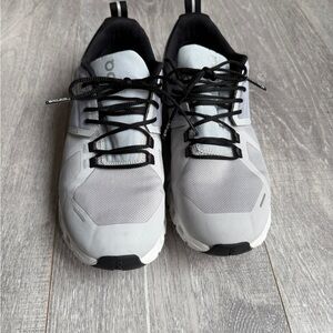 Like New On Cloud Running Women’s Gray Athletic Shoes